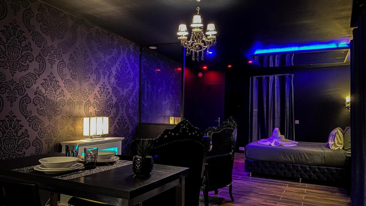 Nouveau - Luxure - Secret Suite - Jacuzzi เมอลัง ภายนอก รูปภาพ
