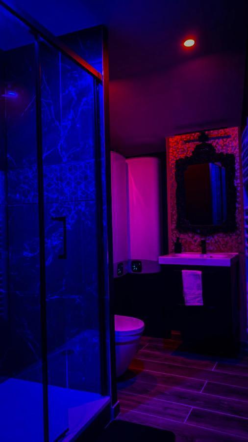 Nouveau - Luxure - Secret Suite - Jacuzzi เมอลัง ภายนอก รูปภาพ